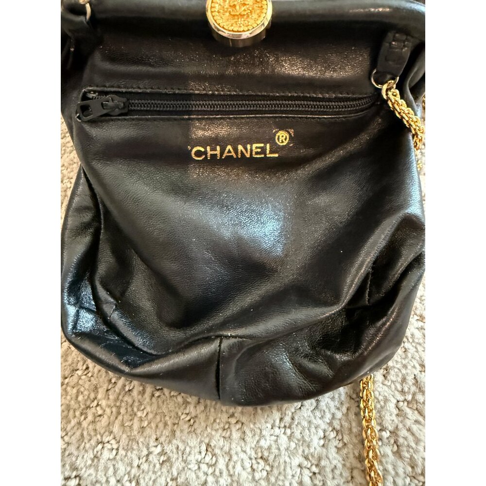 Chanel Black Leather Gold Kiss Lock Bag - Picture 11 of 12